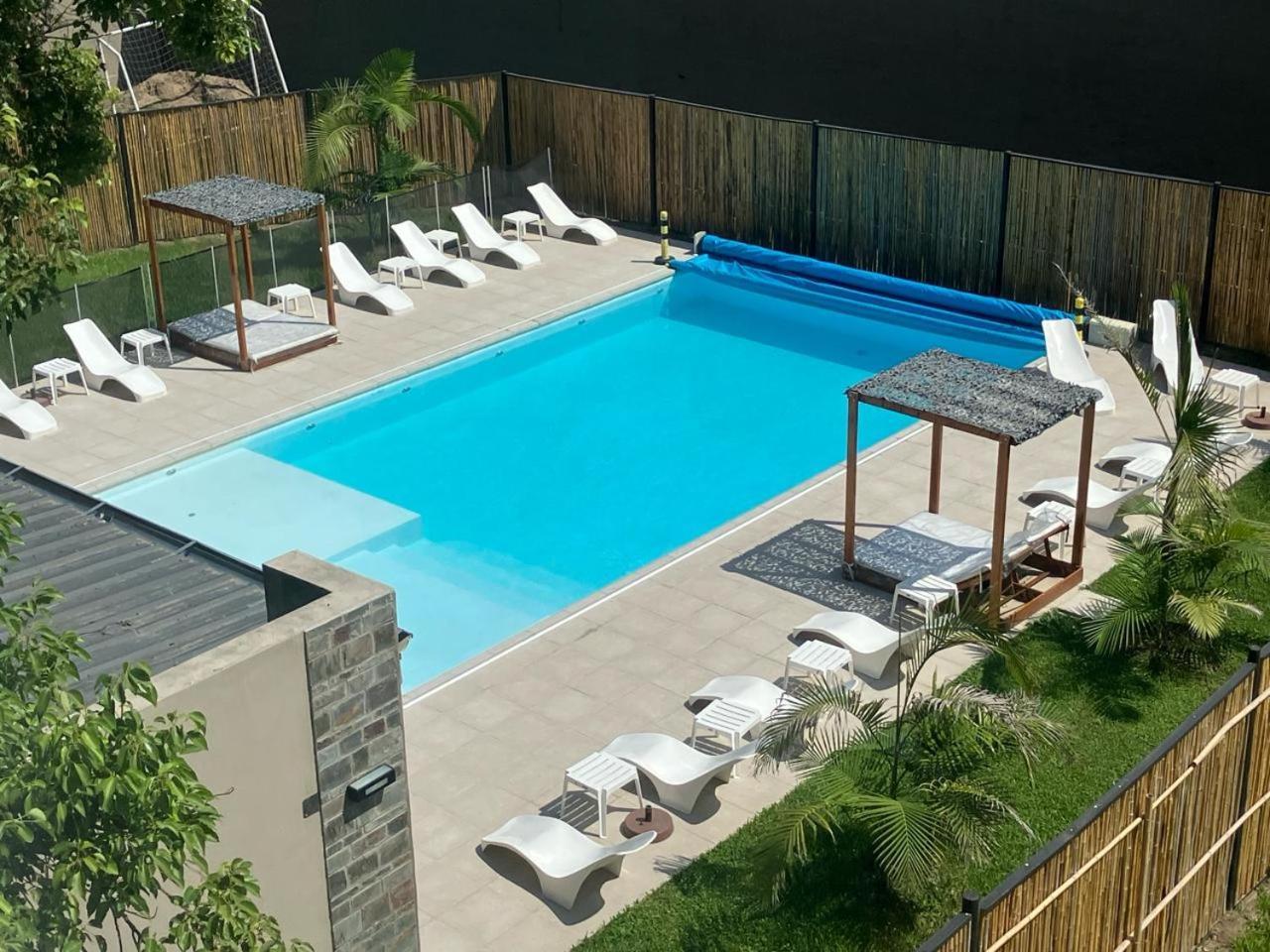 Howard Johnson Hotel Єрба-Буена Екстер'єр фото